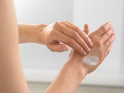 Адвантан &ndash; мазь при прыщах