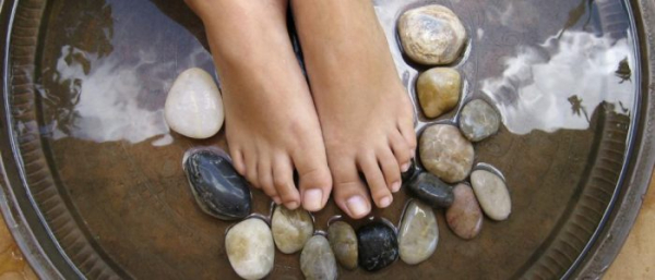 Как лечить гигрому в домашних условиях?