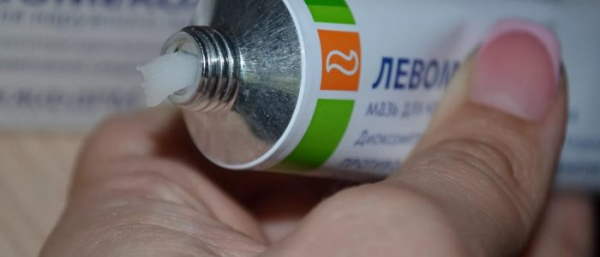 Левомеколь при фурункуле